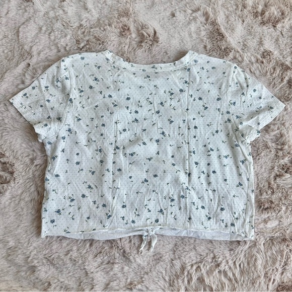 Aritzia Sunday Best Lux Crop Tied Hem Short Sleeve Tee - Picture 4 of 4